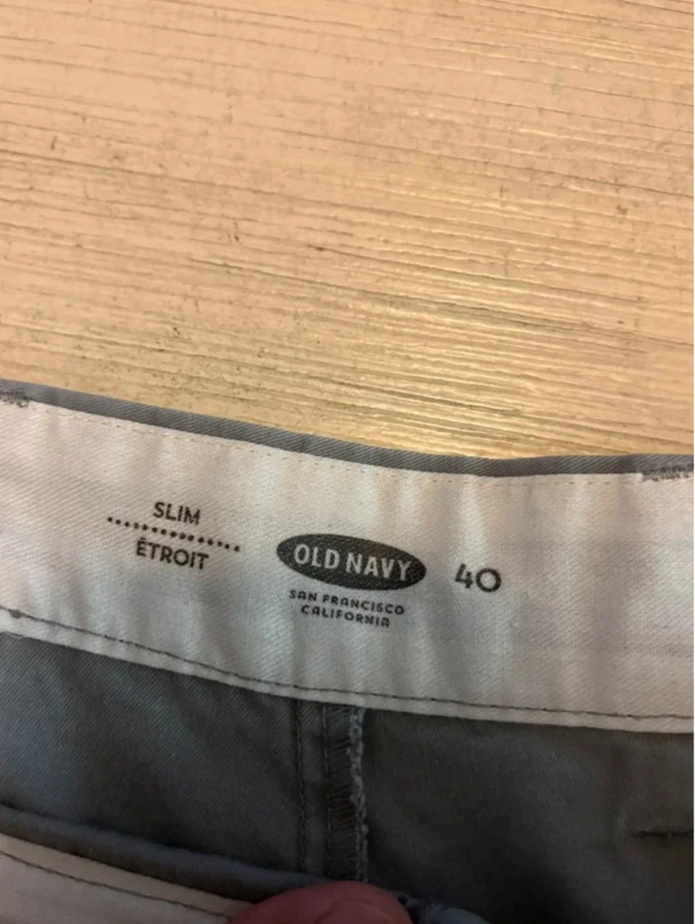 Old Navy Slim Fit Gray Shorts Size 40 - Classic Comfort with a Slim Twist